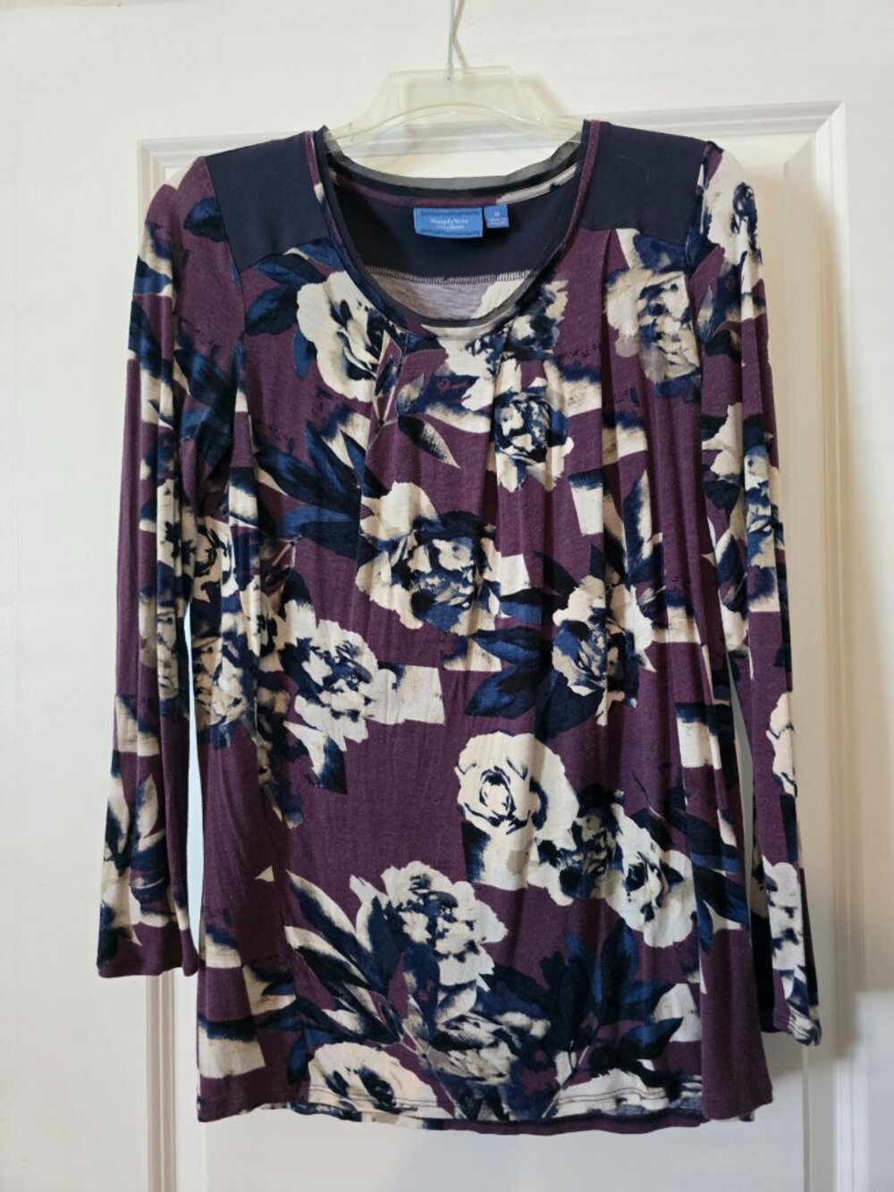Simply Vera lady's long sleeve top